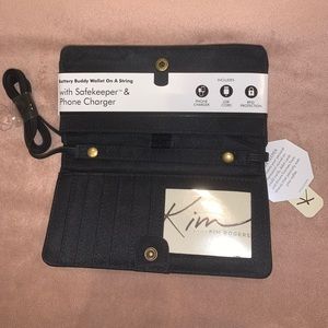 mundi wallets with phone charger